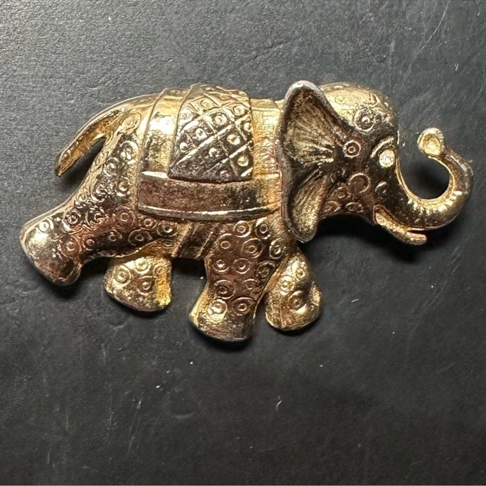 Vintage Brass Tone Elephant Brooch